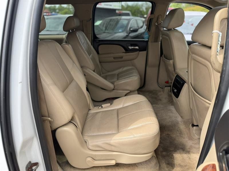 Used 2008 Chevrolet Suburban LTZ w/ LTZ Preferred Equipment Group AWD/4WD image 14