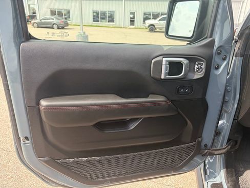 Used 2024 Jeep Wrangler Unlimited Rubicon AWD/4WD image 9