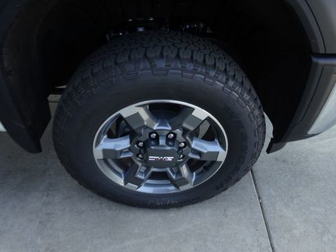 New 2026 GMC Sierra 2500 SLT AWD/4WD image 10