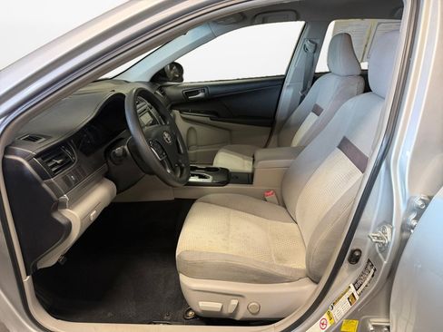Used 2012 Toyota Camry LE FWD image 11