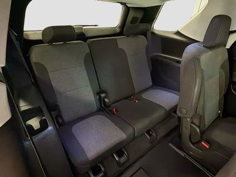 Used 2018 Chevrolet Traverse LT image 23