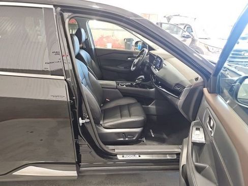 Certified 2023 Nissan Rogue SL w/ SL Premium Package AWD/4WD image 18