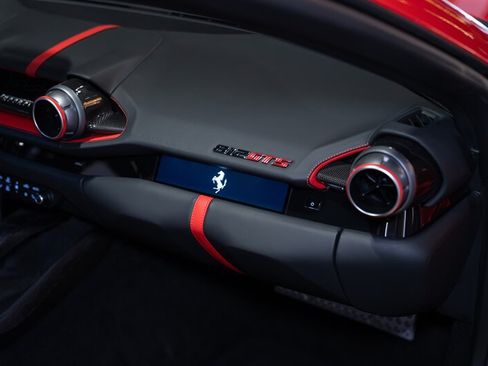 Used 2022 Ferrari 812 GTS RWD image 21