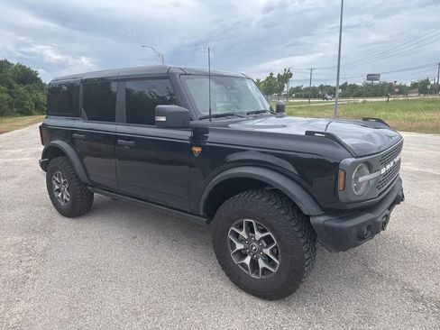 Used 2025 Ford Bronco Badlands AWD/4WD image 1