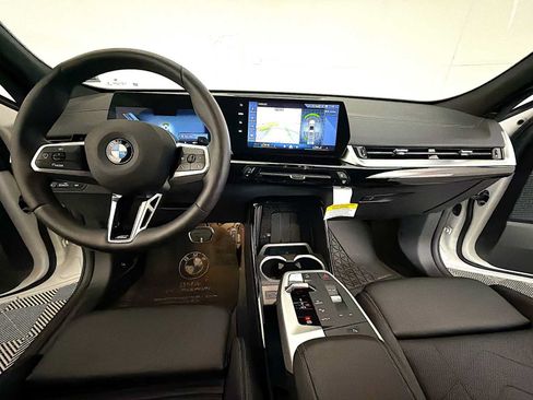 Used 2026 BMW X2 xDrive28i w/ M Sport Package AWD/4WD image 15