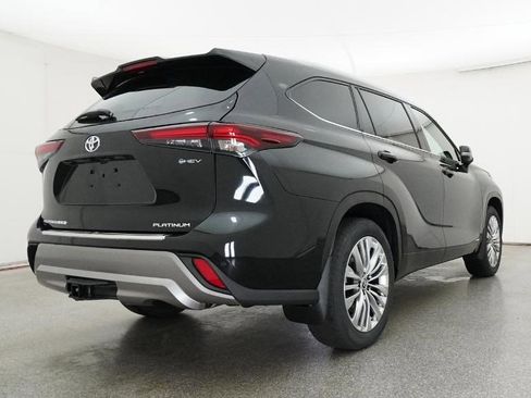 New 2026 Toyota Highlander Platinum AWD/4WD image 22