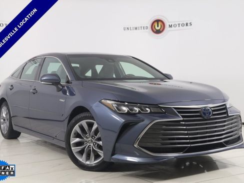 Used 2019 Toyota Avalon XLE image 1