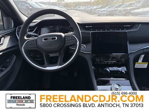 New 2025 Jeep Grand Cherokee Laredo X w/ Luxury Tech Group I AWD/4WD image 15