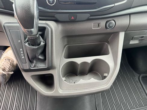 Used 2022 Ford Transit 250 Low Roof AWD image 34