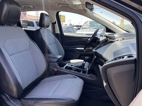 Used 2018 Ford Escape SE w/ SE Sport Appearance Package FWD image 32