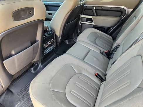 Used 2021 Land Rover Defender 110 SE image 28