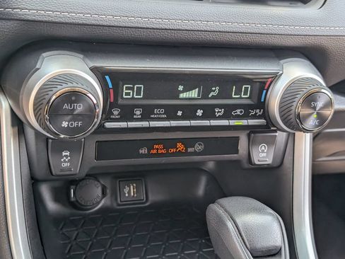 Used 2025 Toyota RAV4 XLE w/ Convenience Package FWD image 15