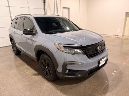 Used 2022 Honda Pilot TrailSport image 3