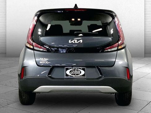 Used 2025 Kia Soul LX w/ LX Technology Package FWD image 3