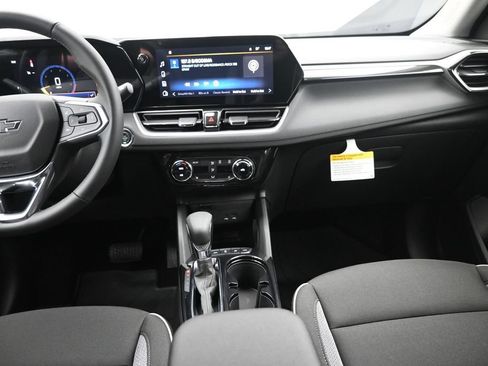 New 2026 Chevrolet TrailBlazer LT w/ Convenience Package AWD/4WD image 16
