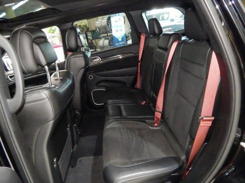 Used 2020 Jeep Grand Cherokee SRT image 37