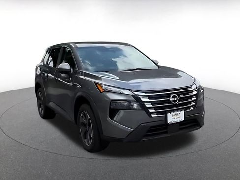 Used 2025 Nissan Rogue SV FWD image 3