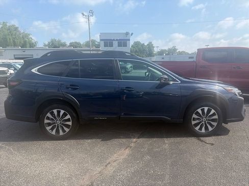 Used 2024 Subaru Outback Limited AWD/4WD image 8