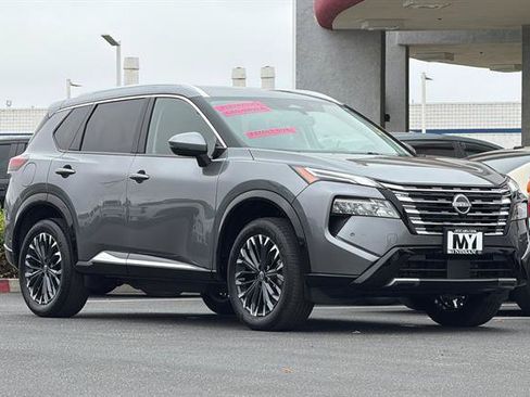 Used 2025 Nissan Rogue Platinum w/ Platinum Premium Package AWD/4WD image 2