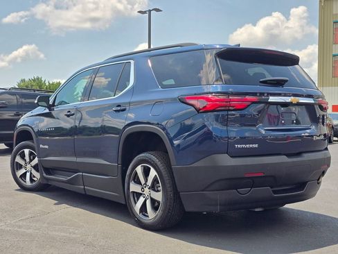 Used 2023 Chevrolet Traverse LT w/ LT Premium Package FWD image 6