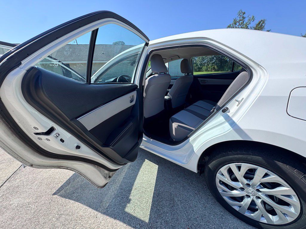 Used 2019 Toyota Corolla LE FWD image 13