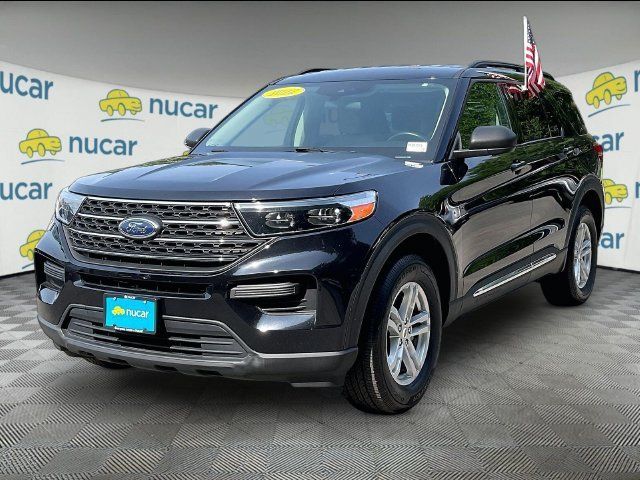 Used 2022 Ford Explorer XLT AWD/4WD image 3