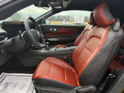 Used 2025 Ford Mustang GT Premium RWD image 21