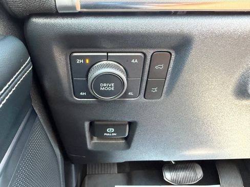 Used 2025 Ford Expedition Platinum AWD/4WD image 28
