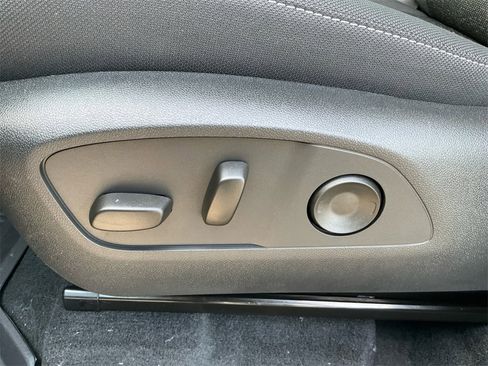 New 2026 Chevrolet Traverse LT w/ Driver Confidence Package image 29