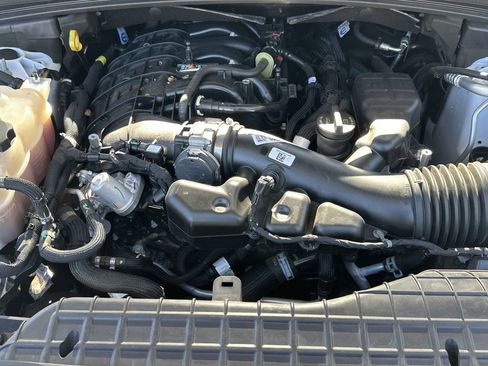 Used 2023 Jeep Grand Cherokee Limited w/ Luxury Tech Group II image 12