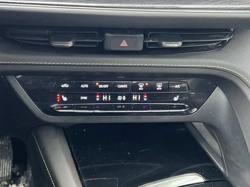 Used 2022 Buick Envision Essence w/ Technology Package I image 27