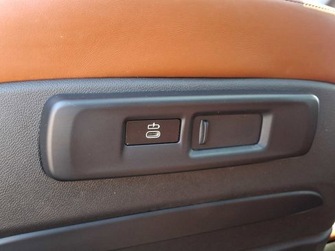 Used 2022 BMW X7 M50i AWD/4WD image 16