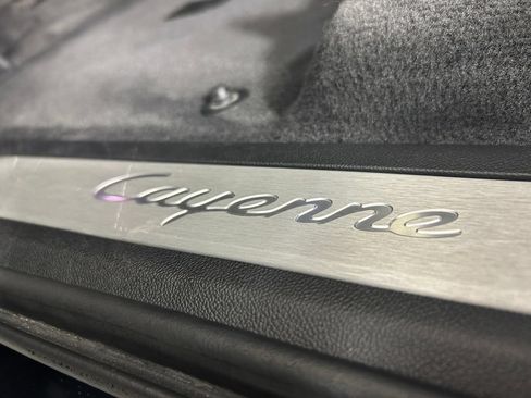 Certified 2021 Porsche Cayenne AWD/4WD image 14