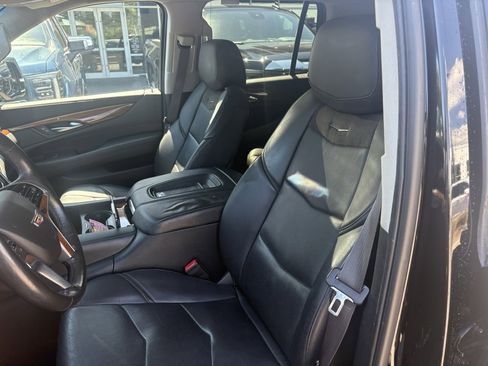 Used 2015 Cadillac Escalade Premium image 16