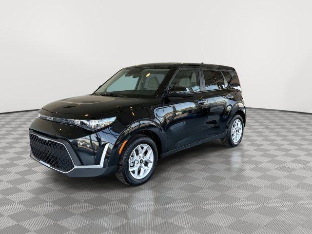 Used 2025 Kia Soul LX FWD image 6