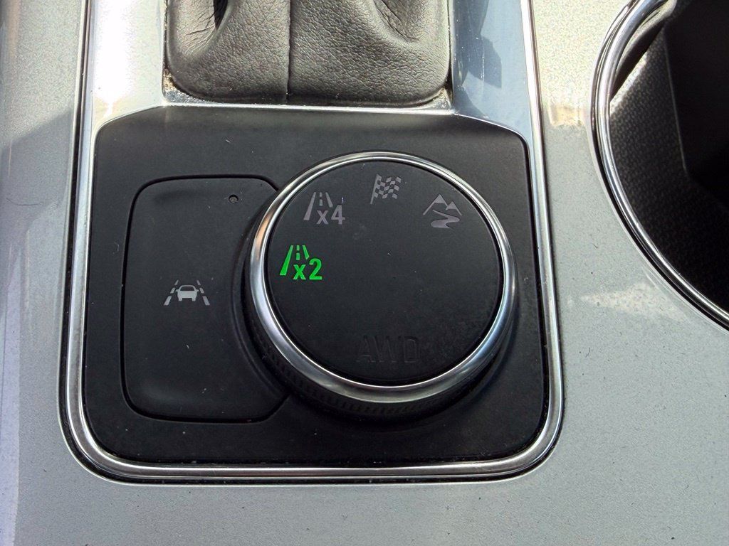 Used 2025 Chevrolet Blazer LT AWD/4WD image 14