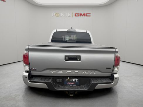 Used 2020 Toyota Tacoma TRD Off-Road image 6