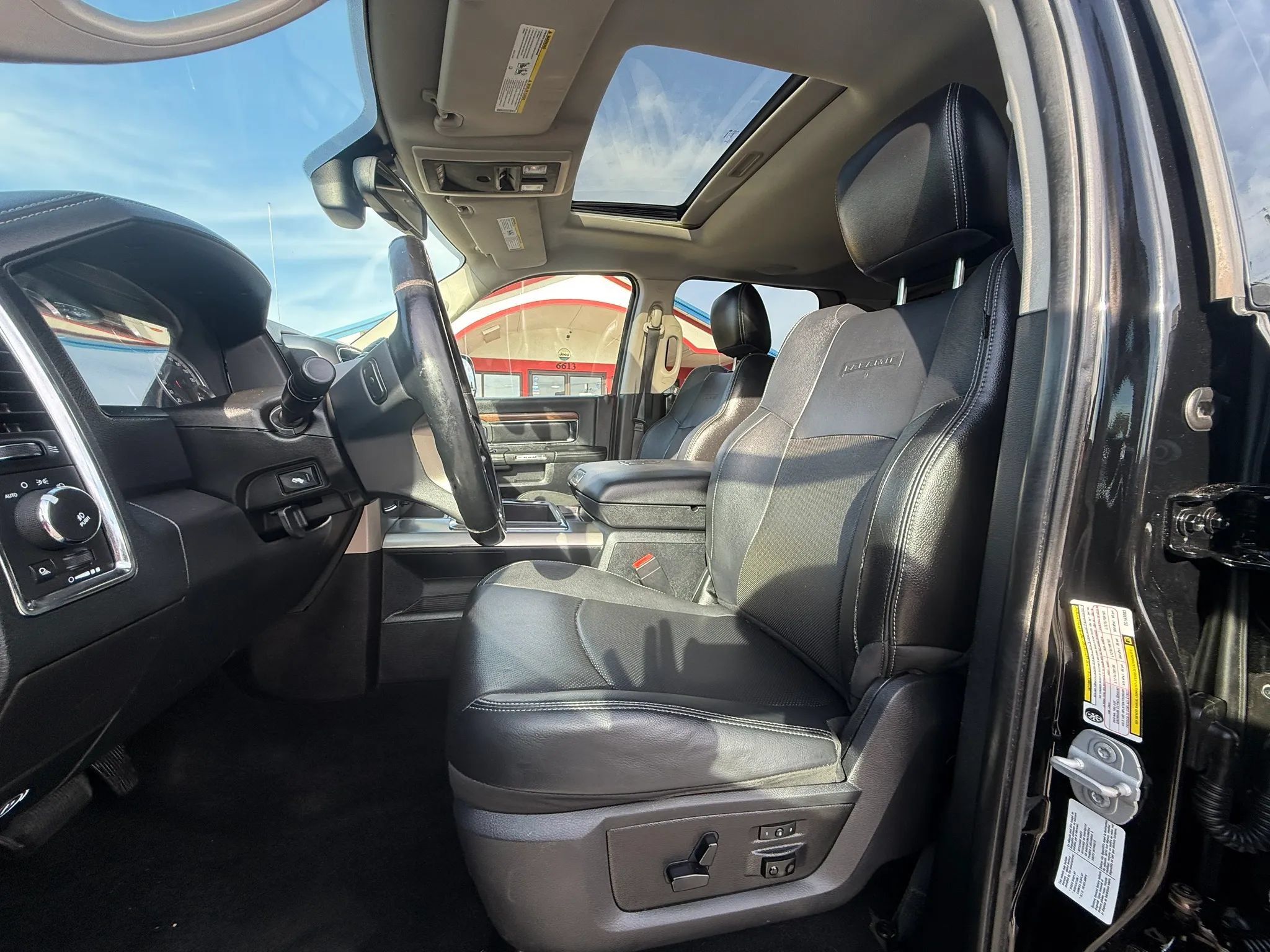 Used 2014 RAM 3500 Laramie AWD/4WD image 10