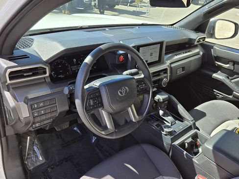 Used 2024 Toyota Tacoma TRD Off-Road AWD/4WD image 5