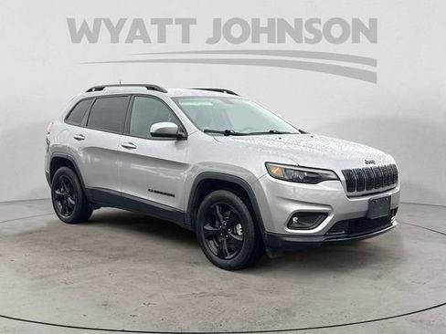 Used 2019 Jeep Cherokee Latitude Plus AWD/4WD image 7