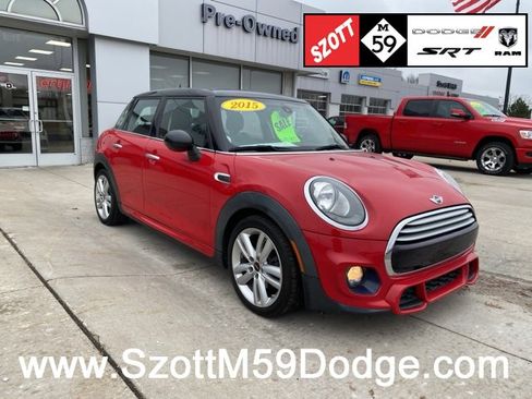 Used 2015 MINI Cooper 4-Door Hardtop image 1