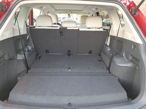 Certified 2019 Volkswagen Tiguan SE w/ Panoramic Sunroof Package image 13