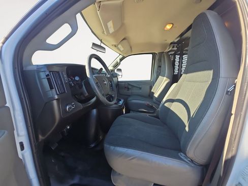 Used 2024 GMC Savana 2500 w/ Driver Convenience Package RWD image 9