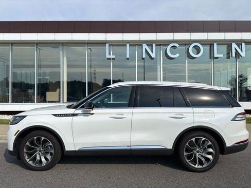Used 2025 Lincoln Aviator 2WD image 30