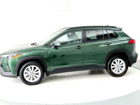 Used 2023 Toyota Corolla Cross LE w/ Moonroof Package AWD/4WD image 3