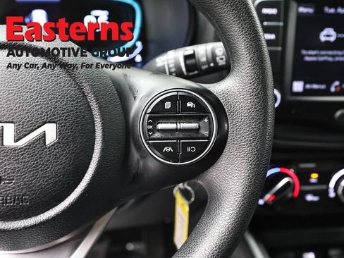 Used 2023 Kia Soul LX w/ Option Group 015 FWD image 16