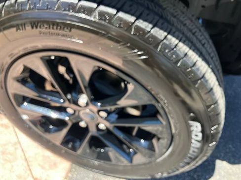 Used 2025 Jeep Wrangler Unlimited Sahara AWD/4WD image 31