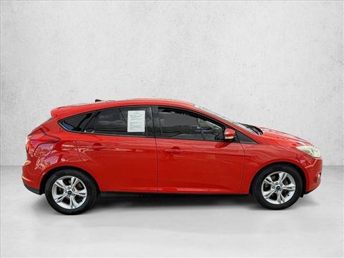 Used 2012 Ford Focus SE FWD image 4