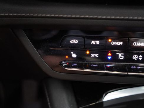 Certified 2021 Buick Envision Essence w/ Technology Package I AWD/4WD image 7