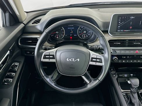 Used 2022 Kia Telluride SX w/ Towing Package image 18